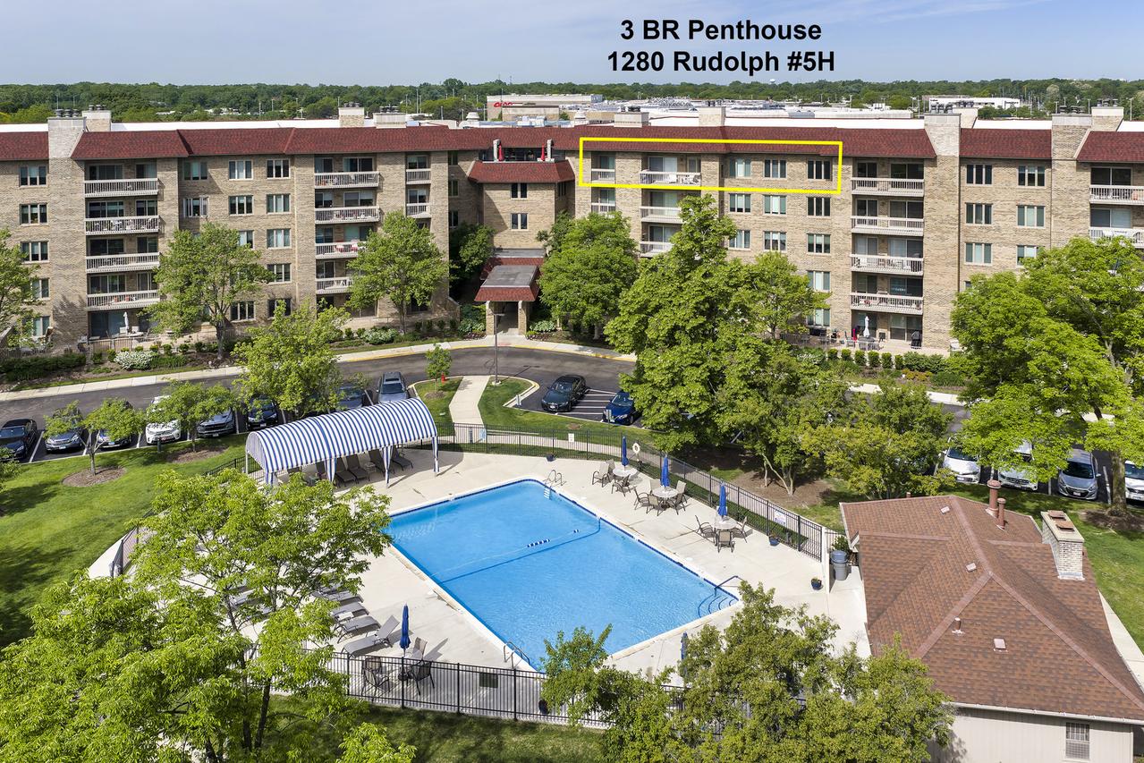 1280 Rudolph Rd. #5H, Northbrook, IL 60062