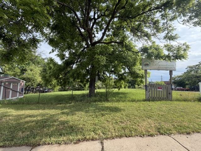 415 Russell St., Elgin, IL 60120