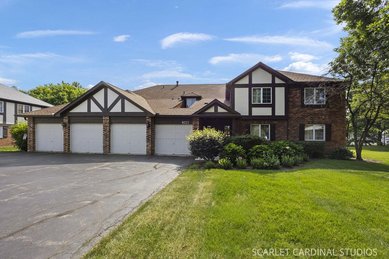 6223 Lake Park Ln. #B, Willowbrook, IL 60527