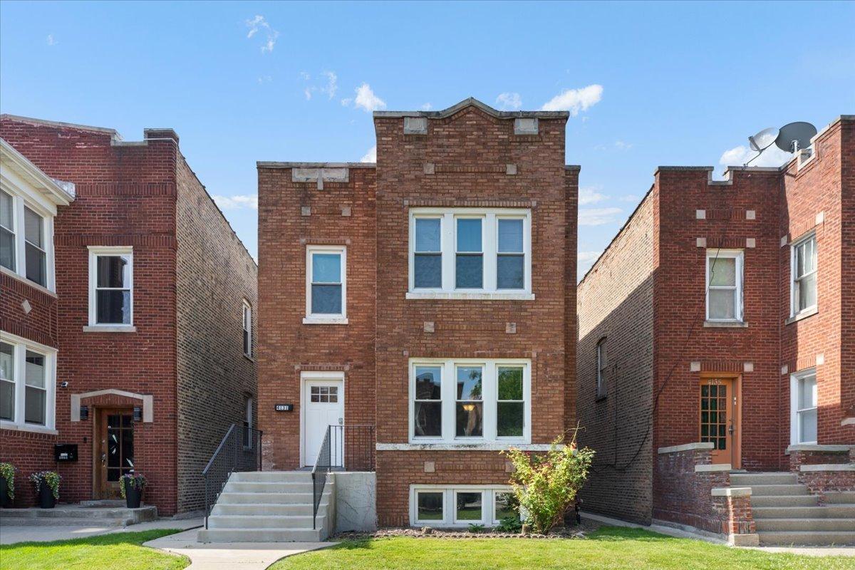 4131 W Nelson St., Chicago, IL 60641