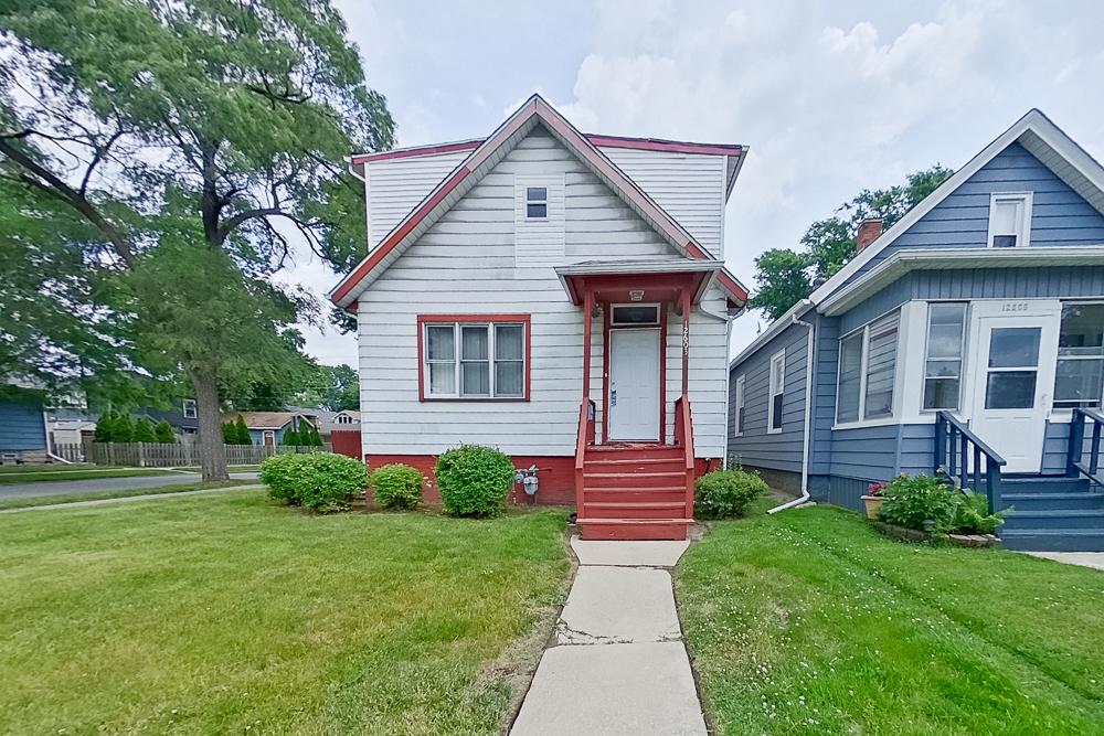 12603 Elm St., Blue Island, IL 60406