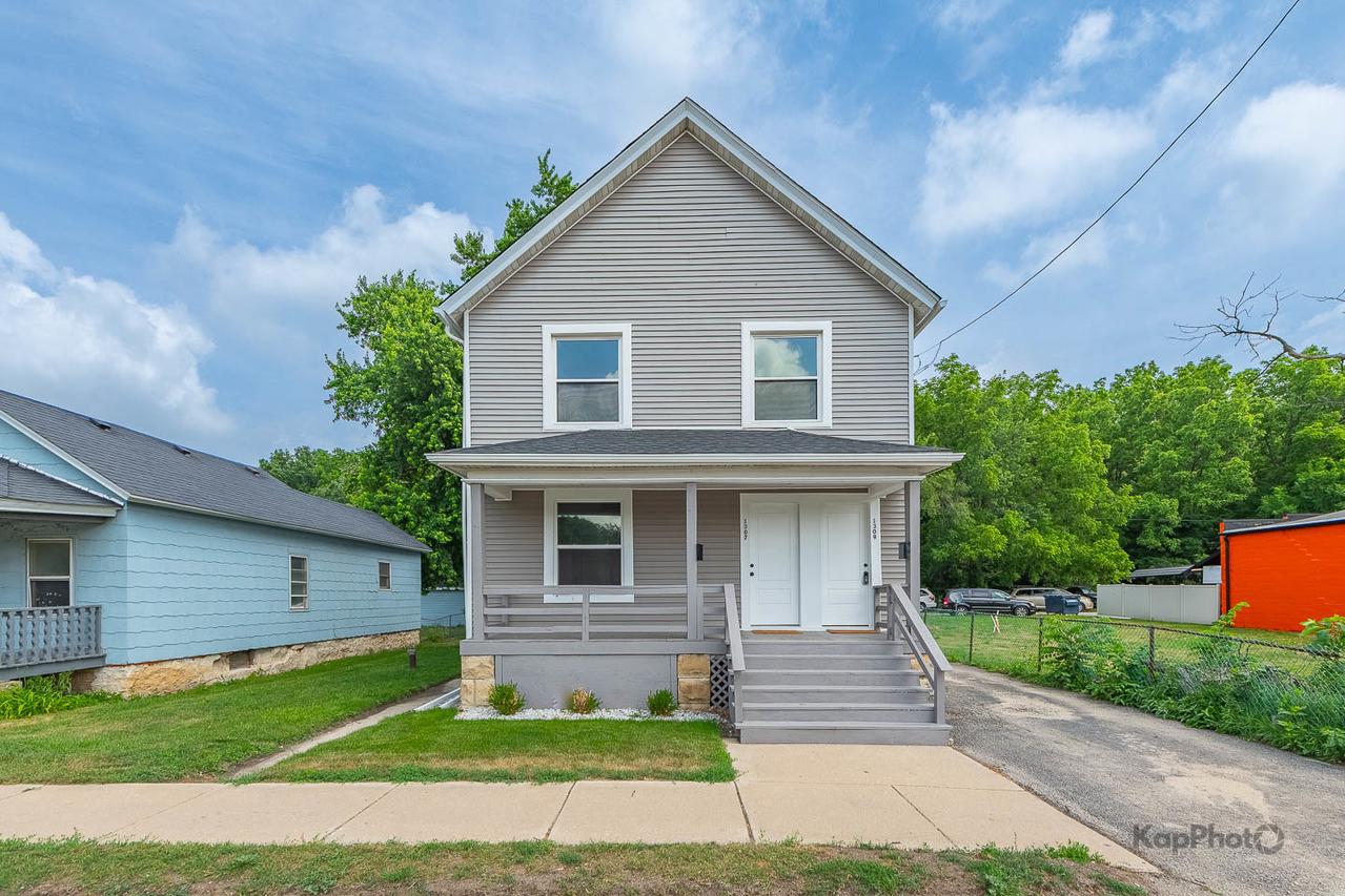 1307 E Cass St., Joliet, IL 60432