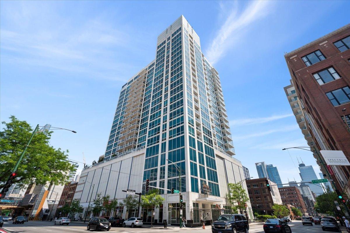 757 N Orleans St. #908, Chicago, IL 60654