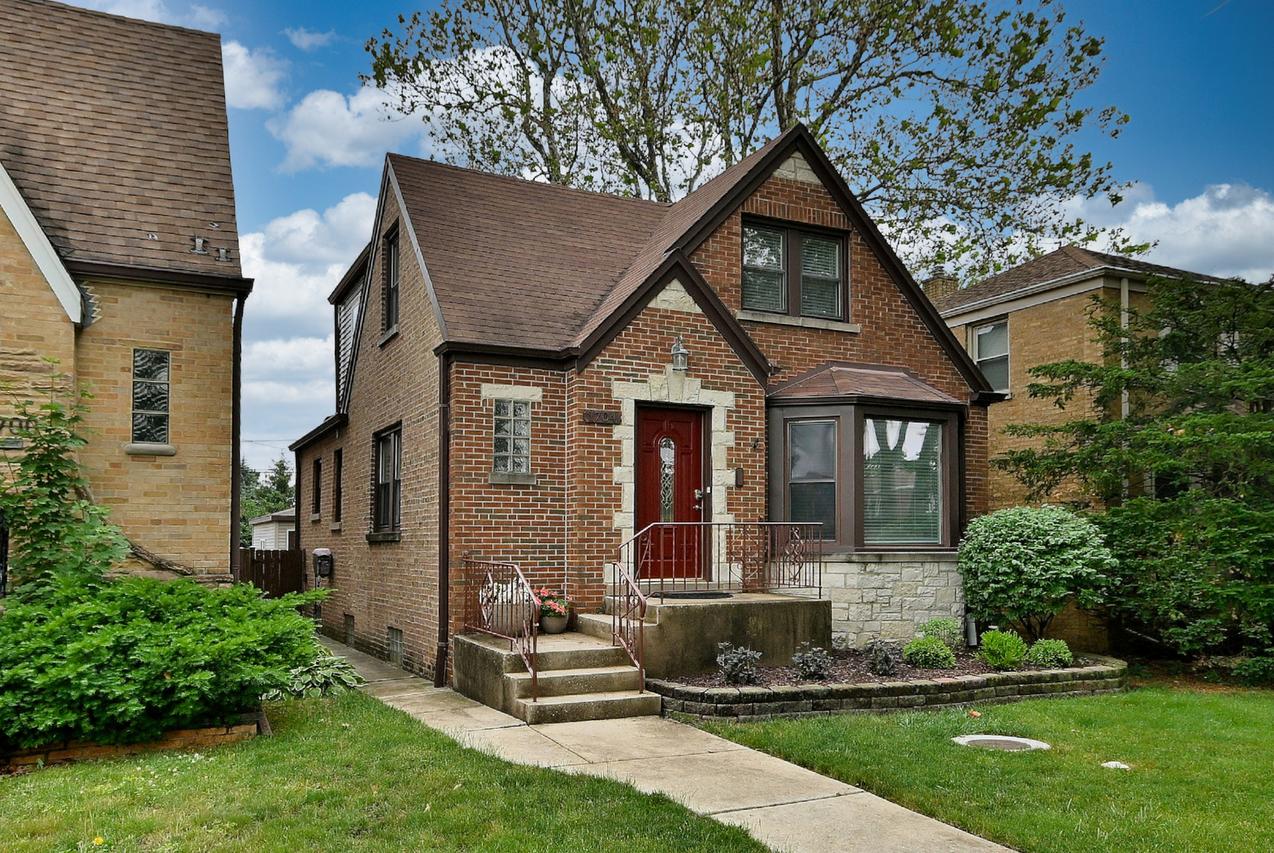 1704 N 74th Ave., Elmwood Park, IL 60707