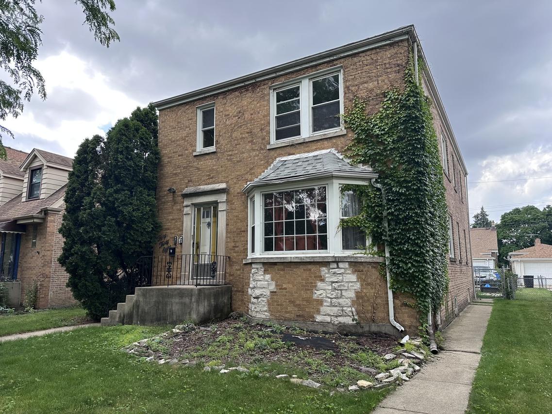 5038 N Mango Ave., Chicago, IL 60630