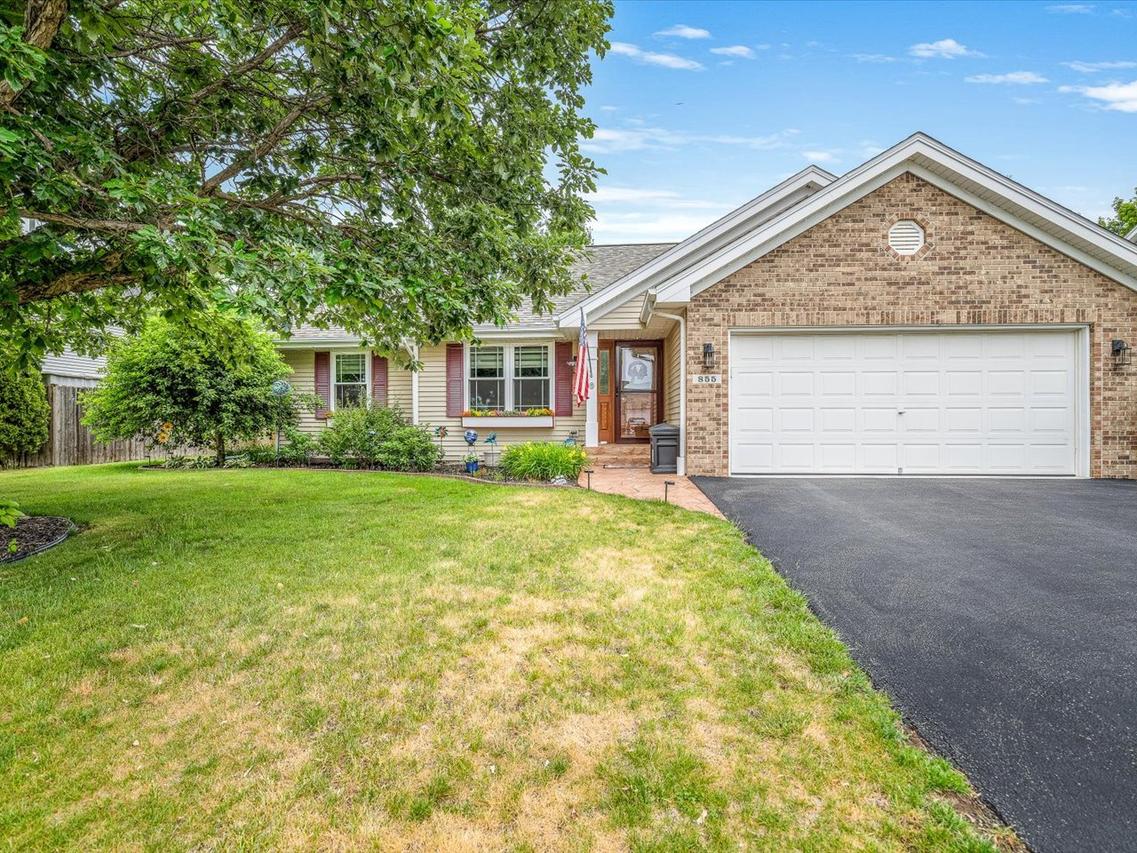 855 Bayfield Dr., Rockton, IL 61072