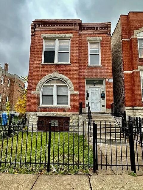 1124 S Sacramento Blvd., Chicago, IL 60612