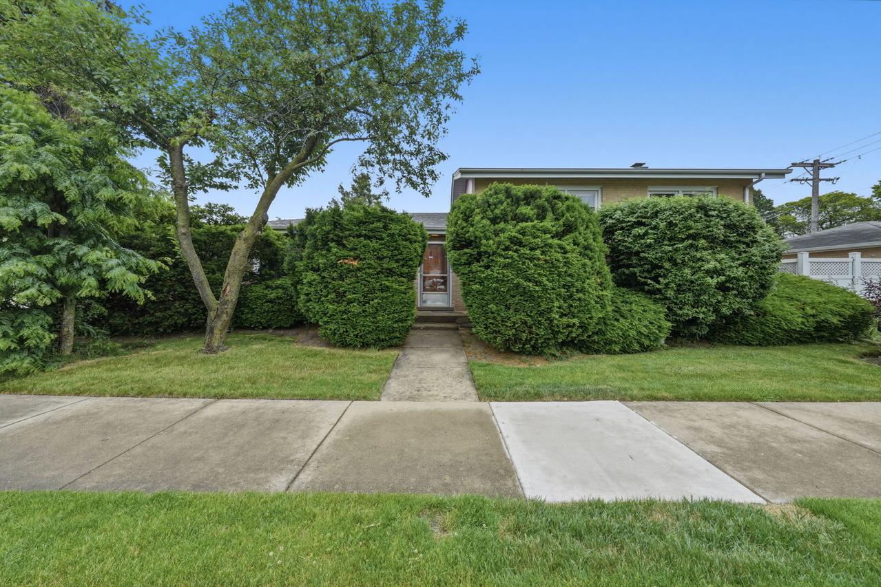 9137 Central Ave., Morton Grove, IL 60053