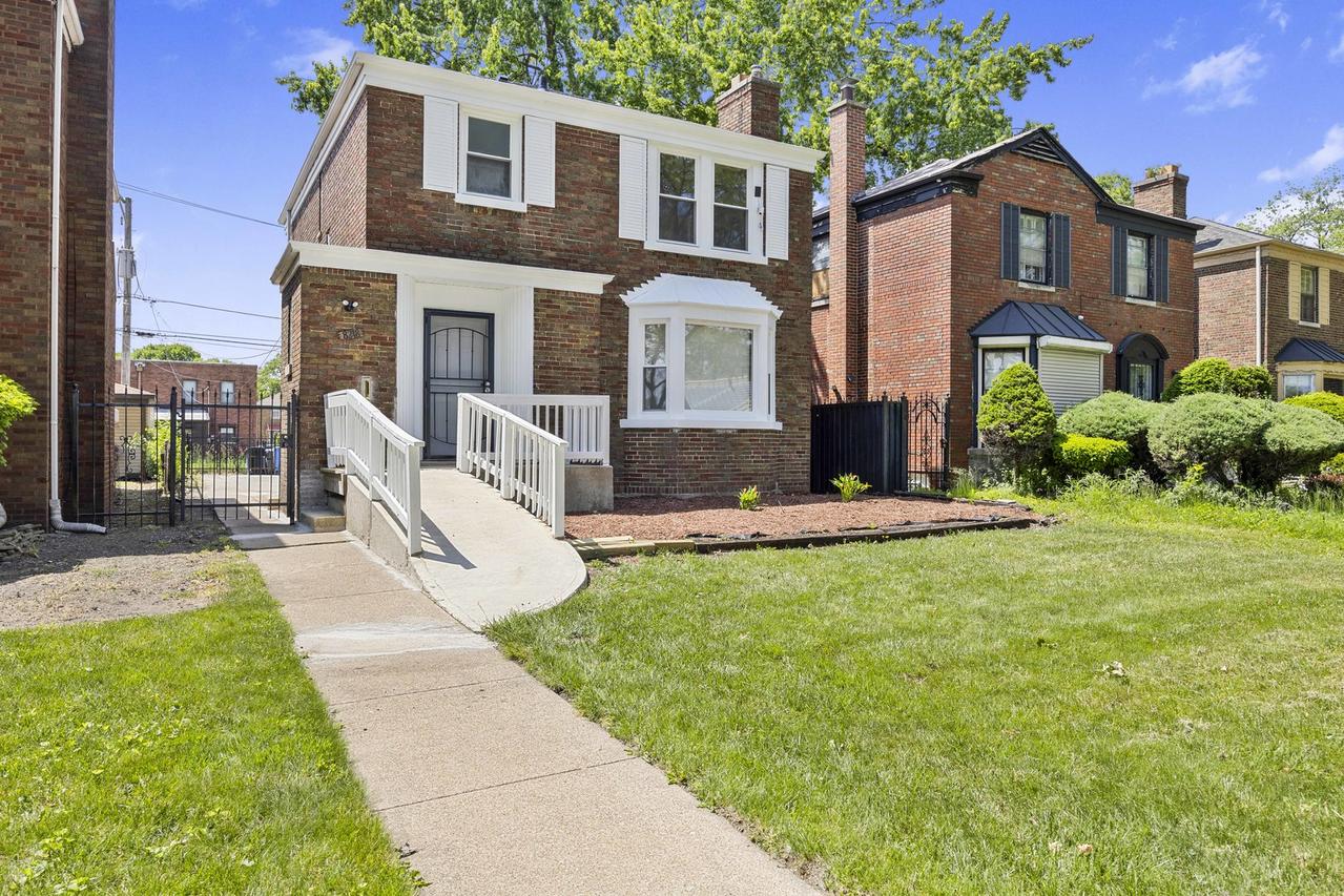 8218 S Yates Blvd., Chicago, IL 60617