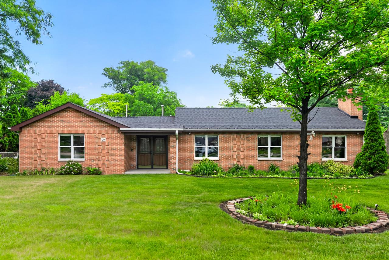 21 S Elmhurst Rd., Prospect Heights, IL 60070