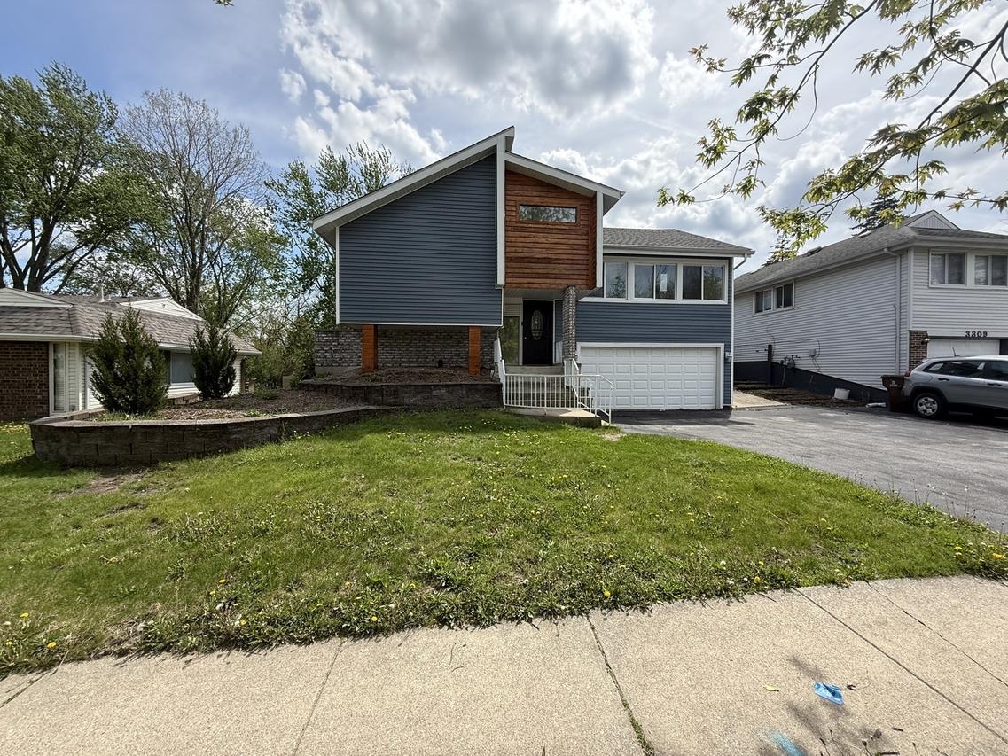 3307 Fountainbleau Dr., Hazel Crest, IL 60429