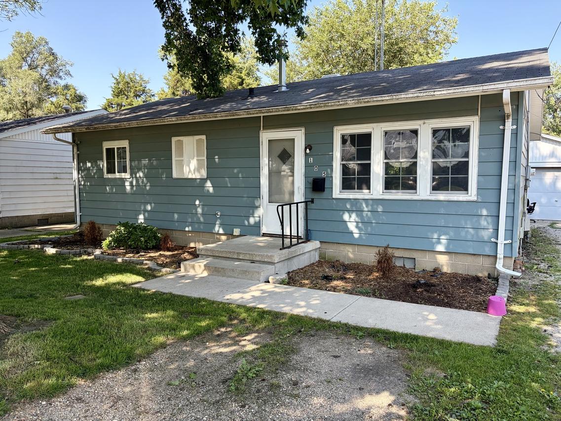 105 S Miller St., Clinton, IL 61727