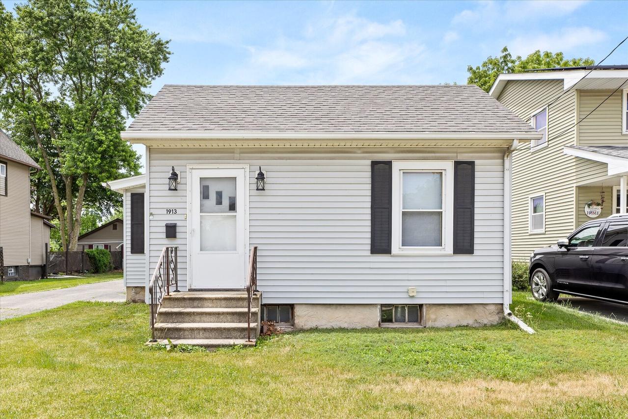 1913 Columbus St., Ottawa, IL 61350
