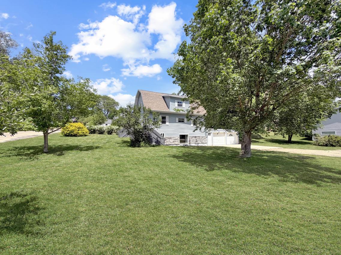 1210 Sun Vu Dr., Freeport, IL 61032
