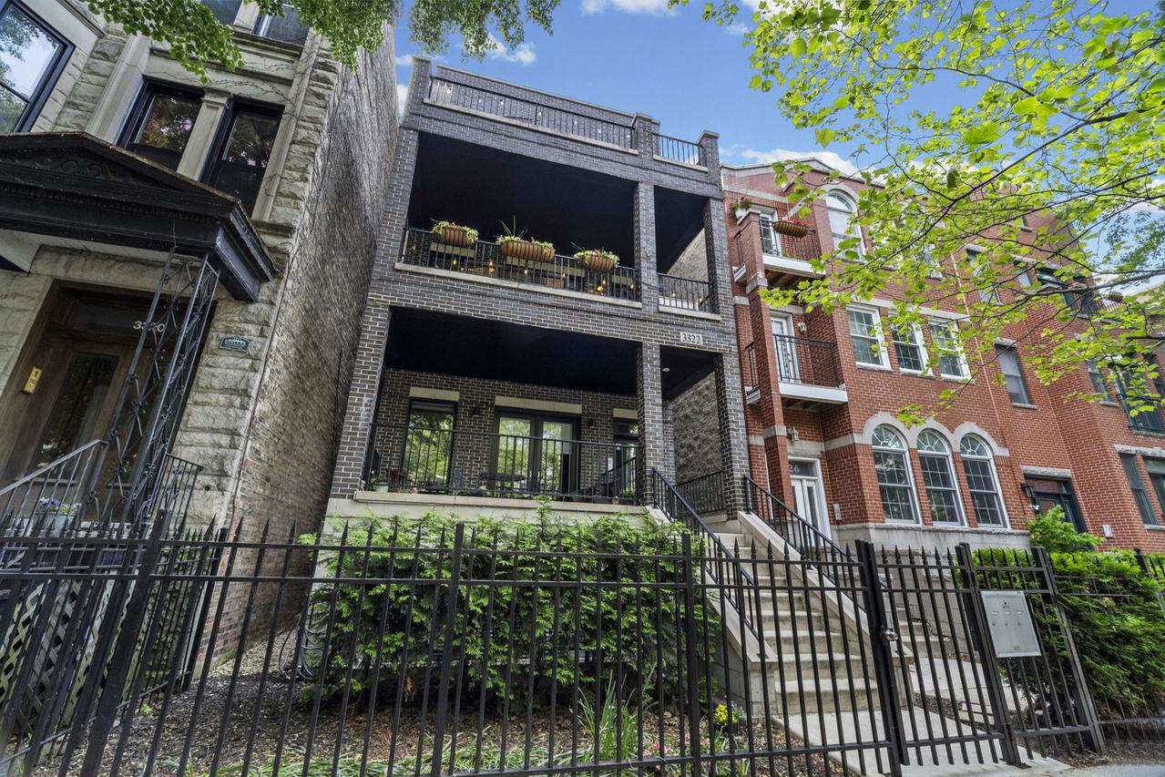 3322 N Kenmore Ave. #2, Chicago, IL 60657