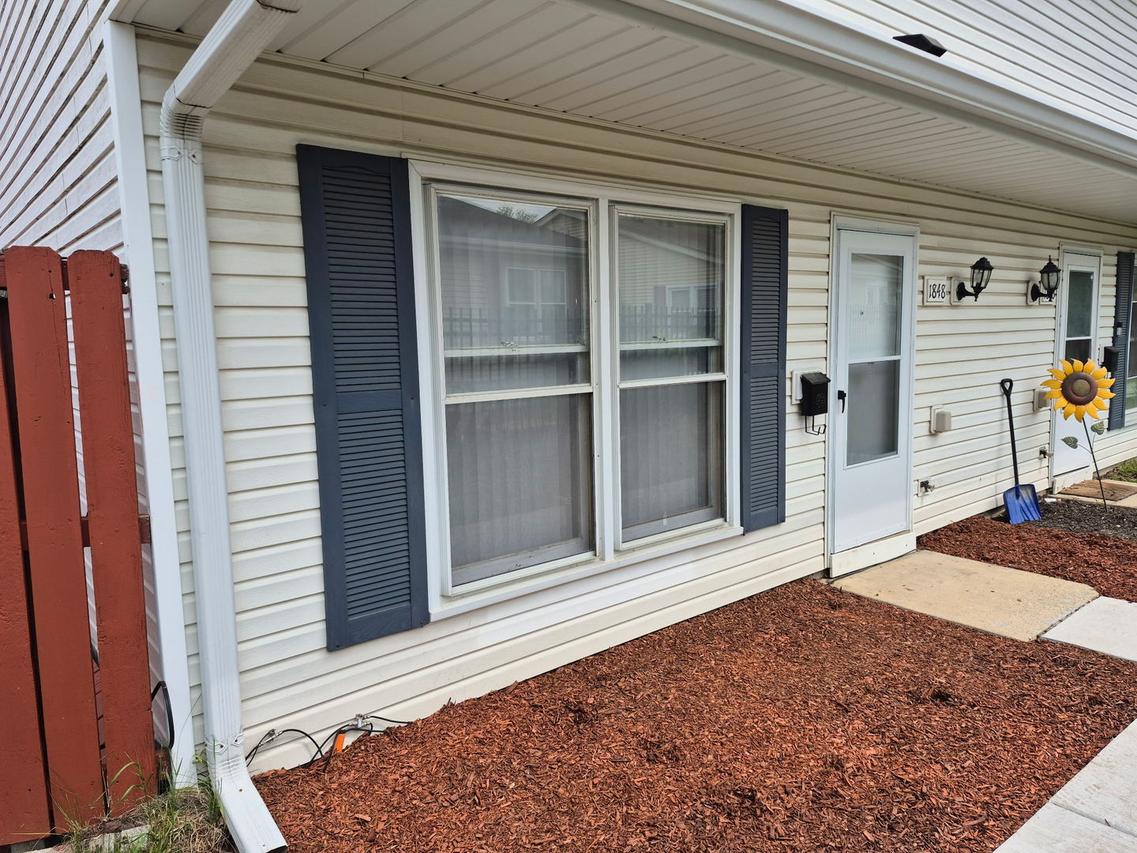1848 Stockton Dr., Hoffman Estates, IL 60195