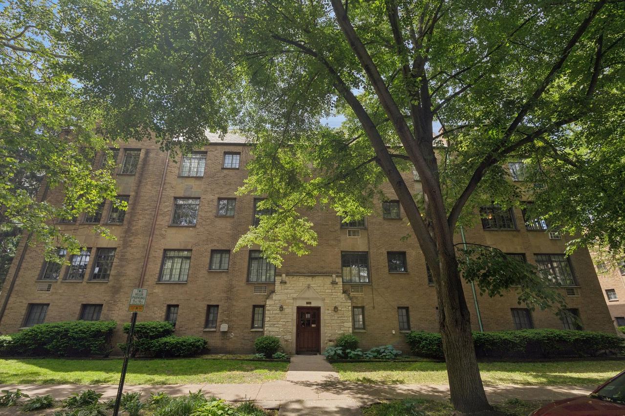 724 Noyes St. #F2, Evanston, IL 60201