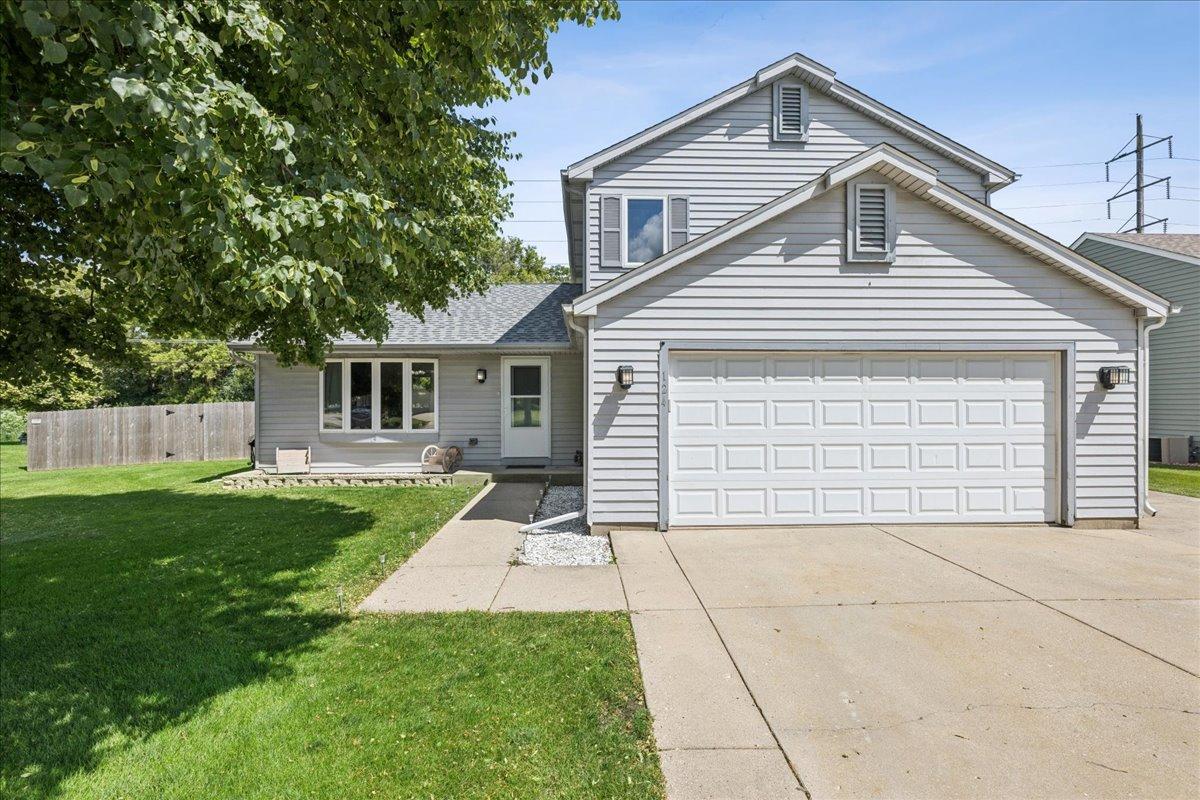 124 S Glenbrook Tr., Mchenry, IL 60050