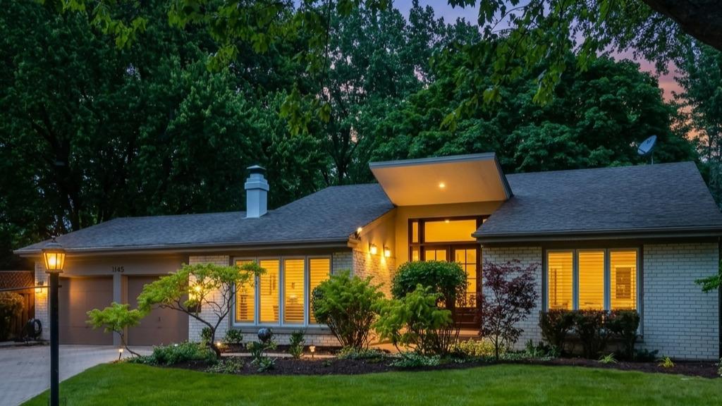 1145 Peregrine Ct., Palatine, IL 60067