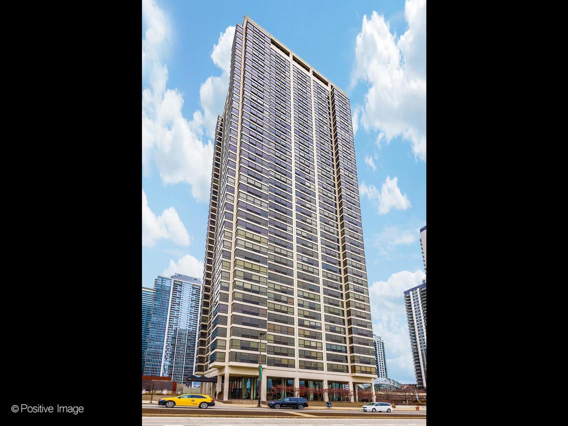 360 E Randolph St. #1606, Chicago, IL 60601