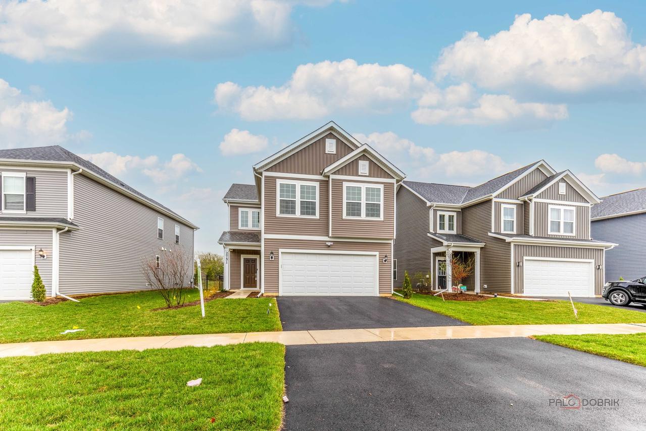 2751 Lawlor Ln., Naperville, IL 60564