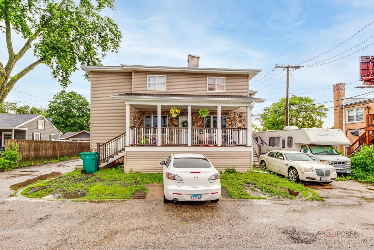 1210 S Lloyd Ave., Lombard, IL 60148