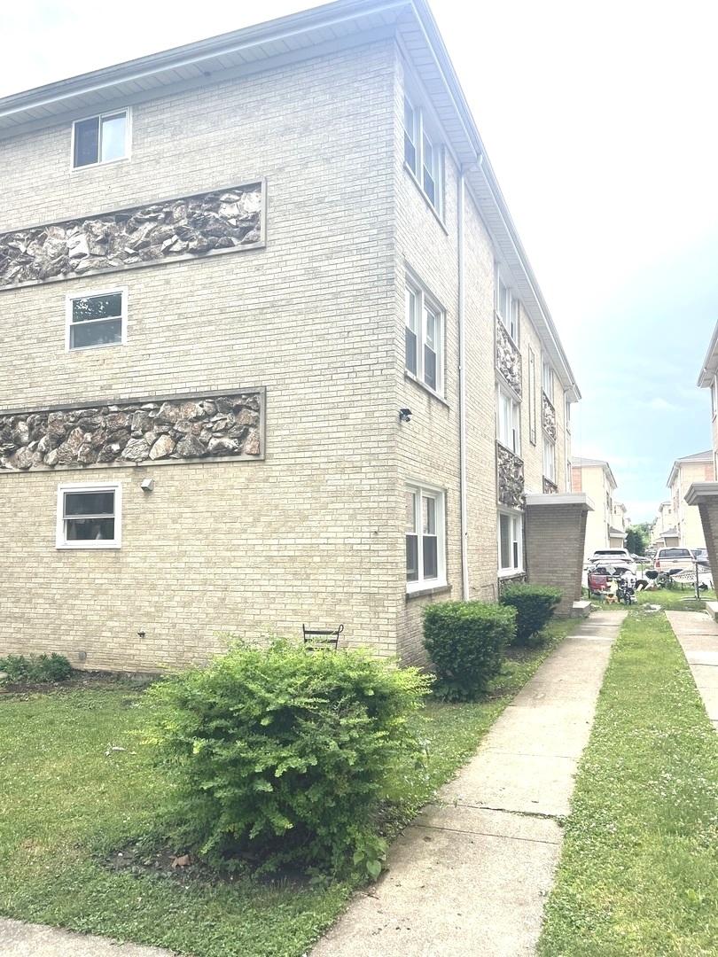 5214 N Potawatomie Ave. #2E, Chicago, IL 60656