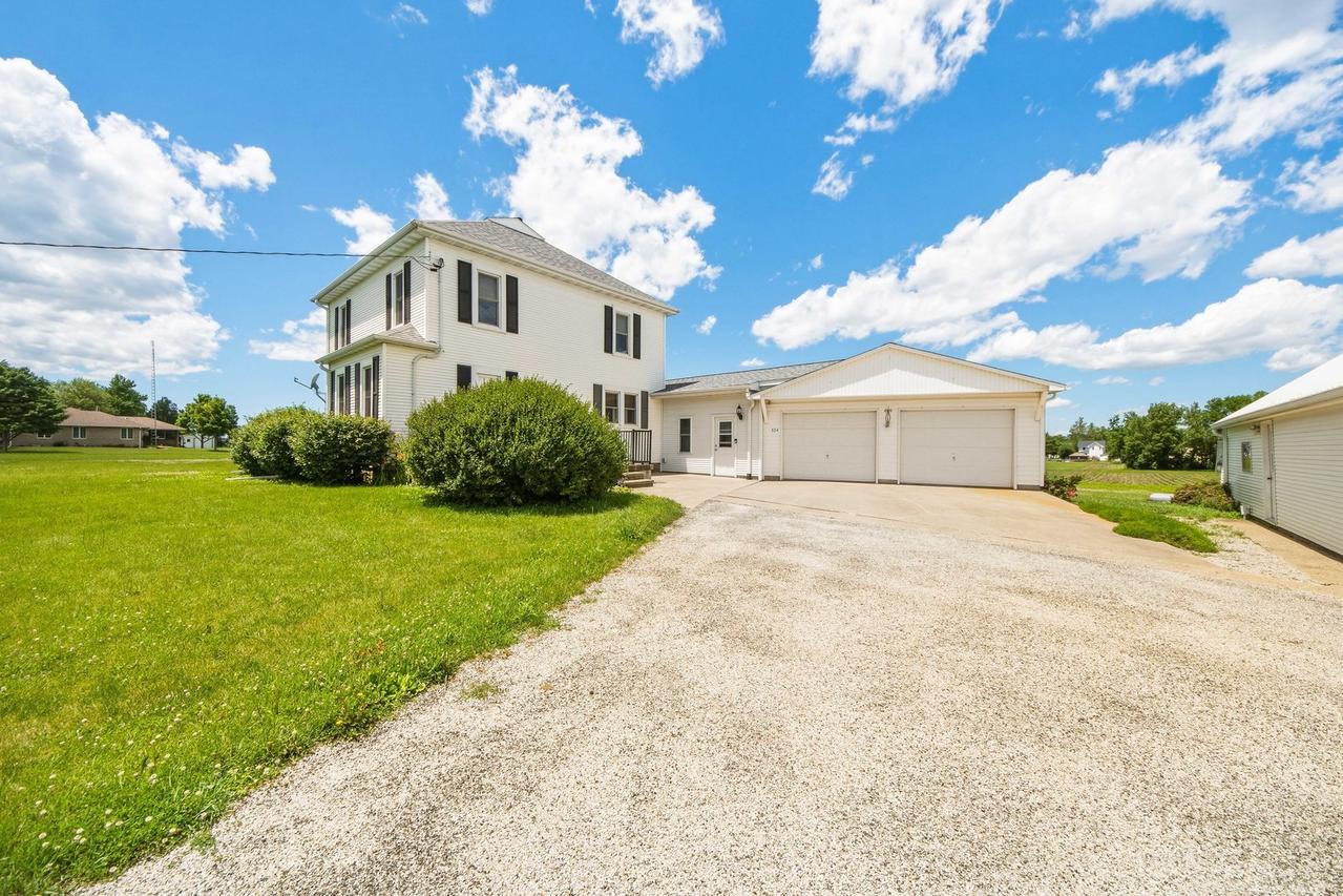 324 W First St., Minonk, IL 61760