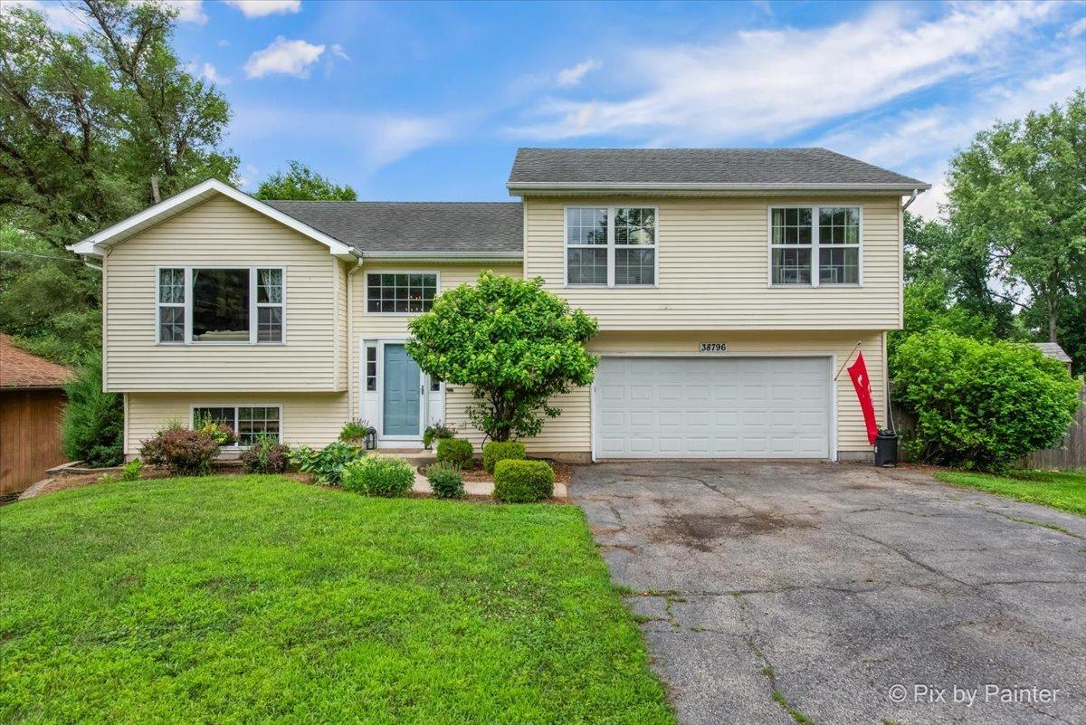 38796 N Kenmore Rd., Antioch, IL 60002