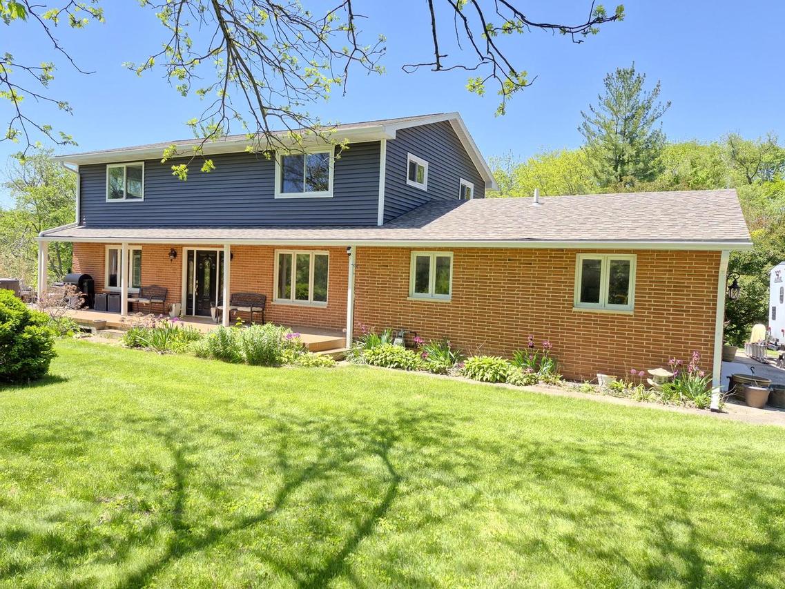 112 Valley View Rd., Galesburg, IL 61401
