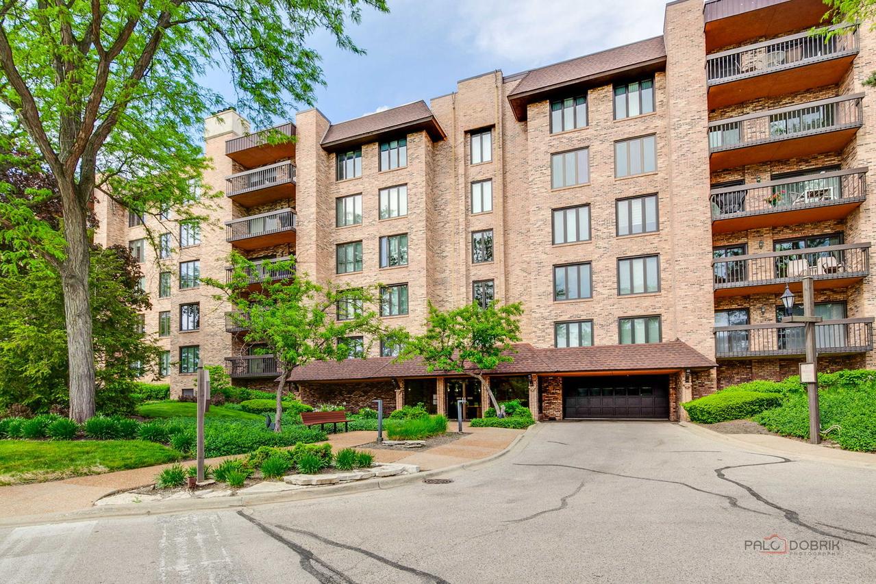 1721 Mission Hills Rd. #502, Northbrook, IL 60062