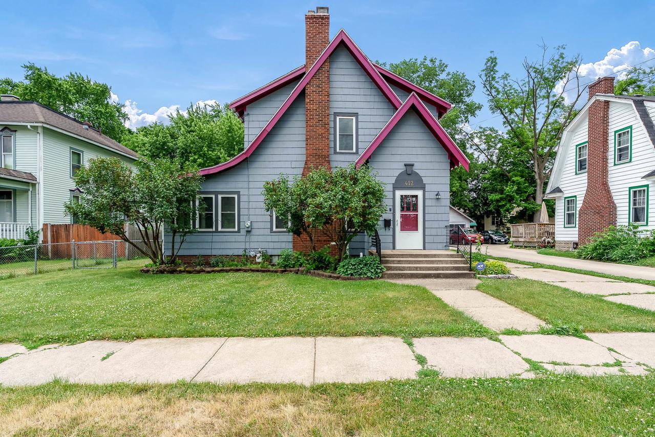 412 N State St., Belvidere, IL 61008