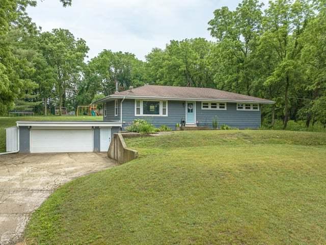 7272 N Il Rt 2, Leaf River, IL 61047