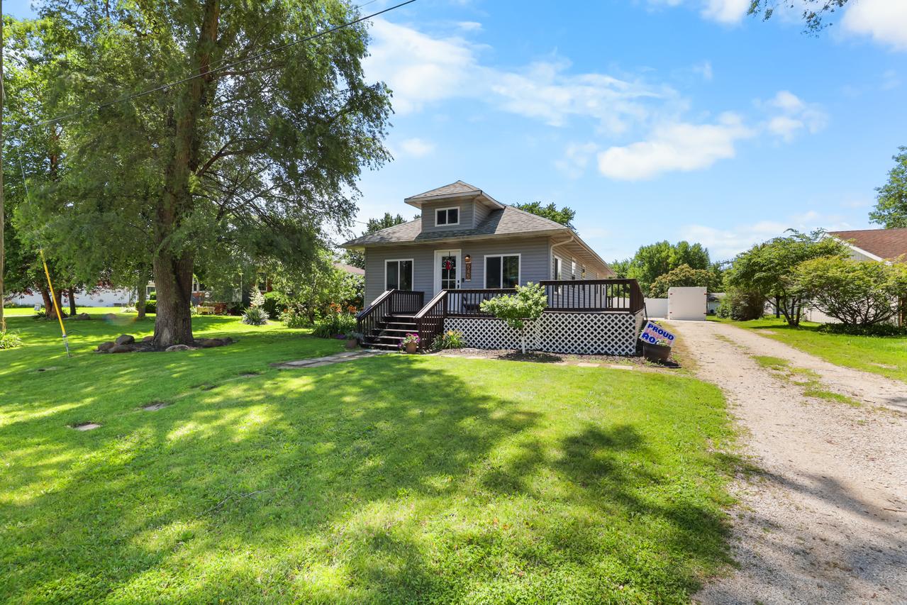 545 E 2nd St., Coal City, IL 60416