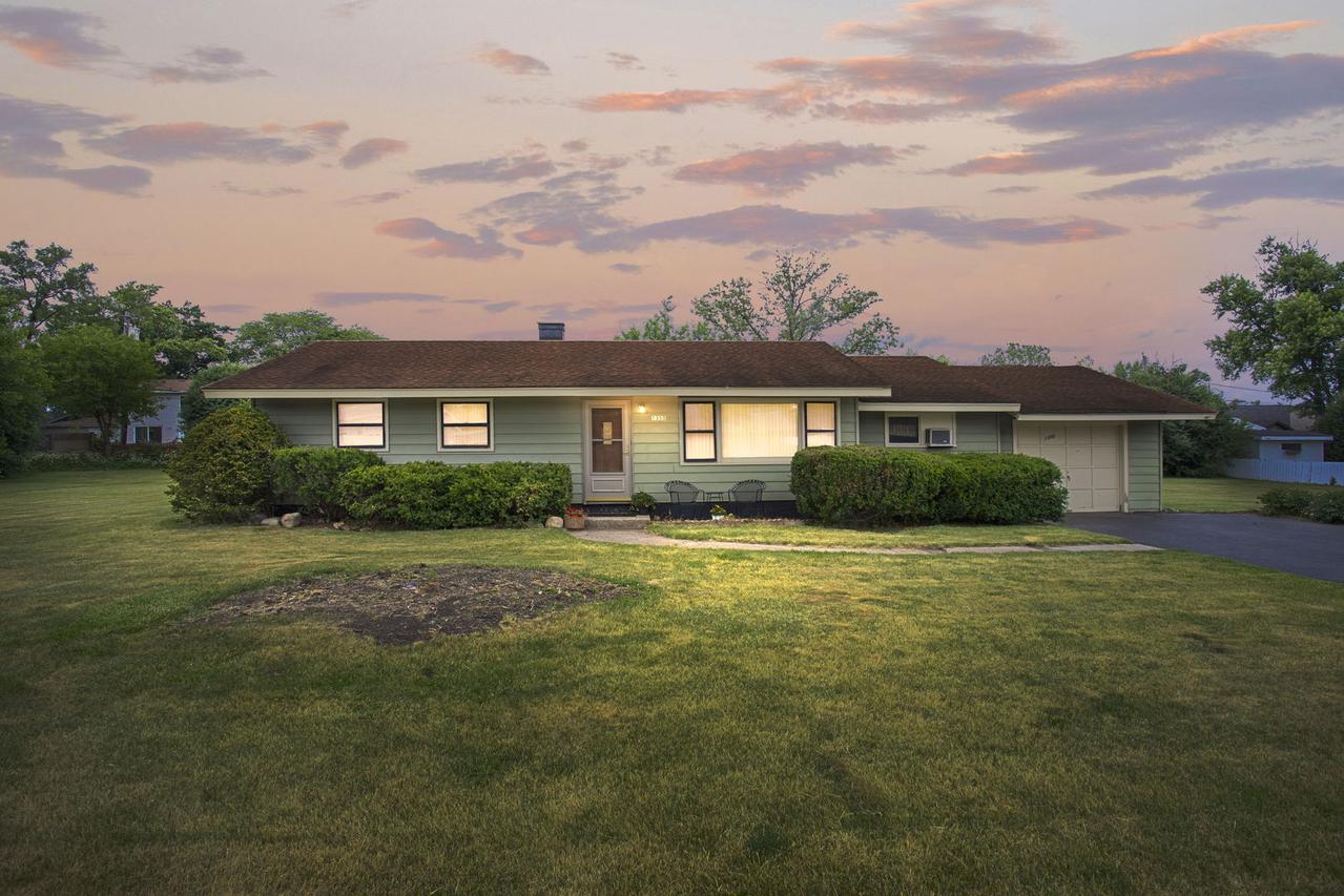 1350 63rd Pl., La Grange Highlands, IL 60525