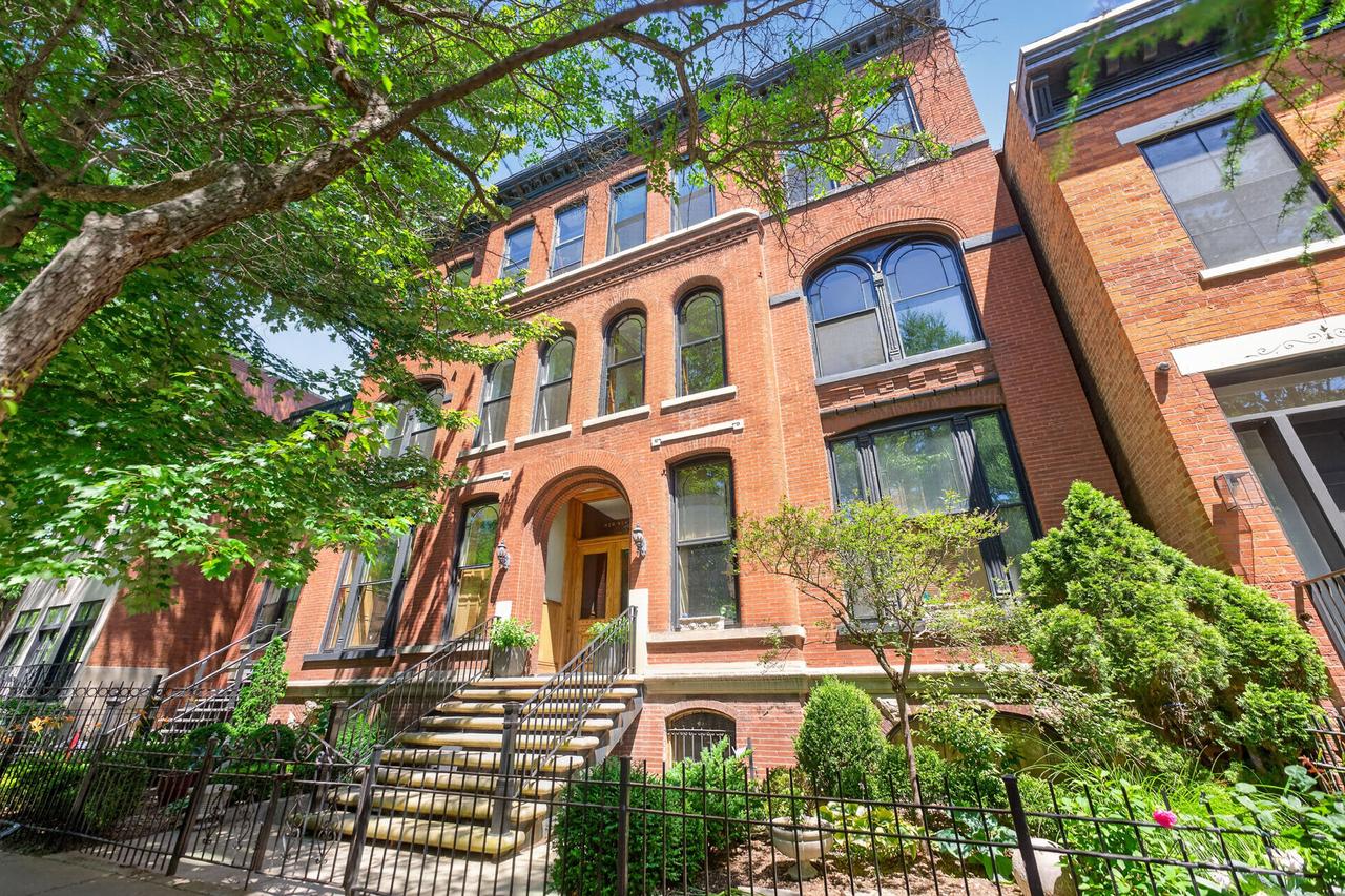820 W Webster Ave. #2W, Chicago, IL 60614