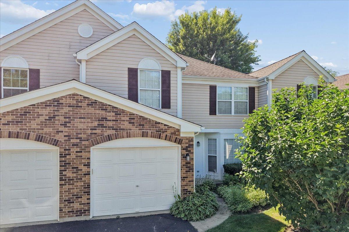855 W Saratoga Cir., Island Lake, IL 60042