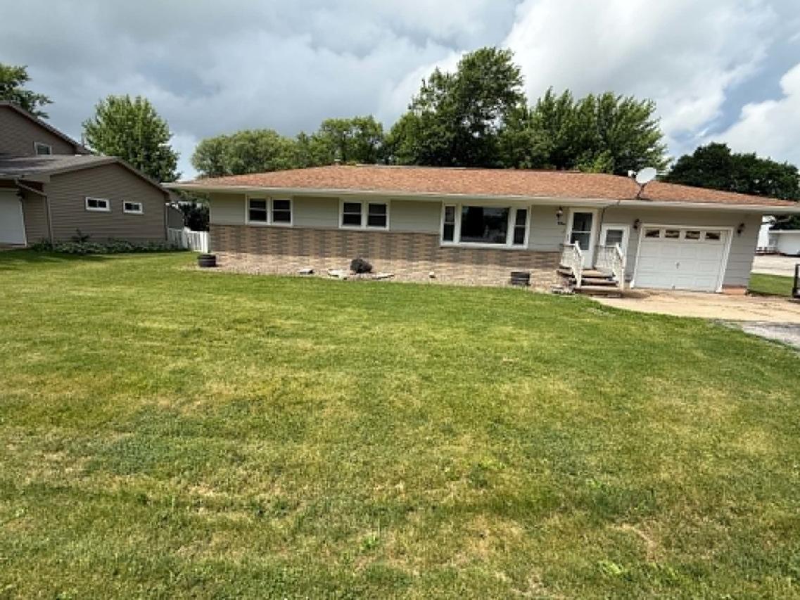 206 S Park St., Alpha, IL 61413