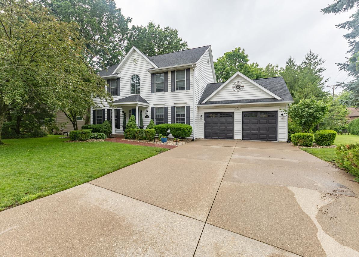 2709 8th Street Ct., Moline, IL 61265