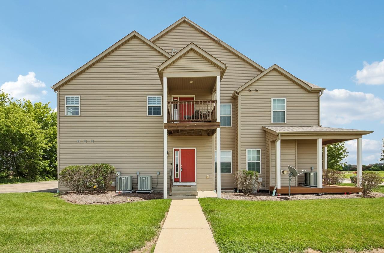 661 Stonegate Dr., Sycamore, IL 60178