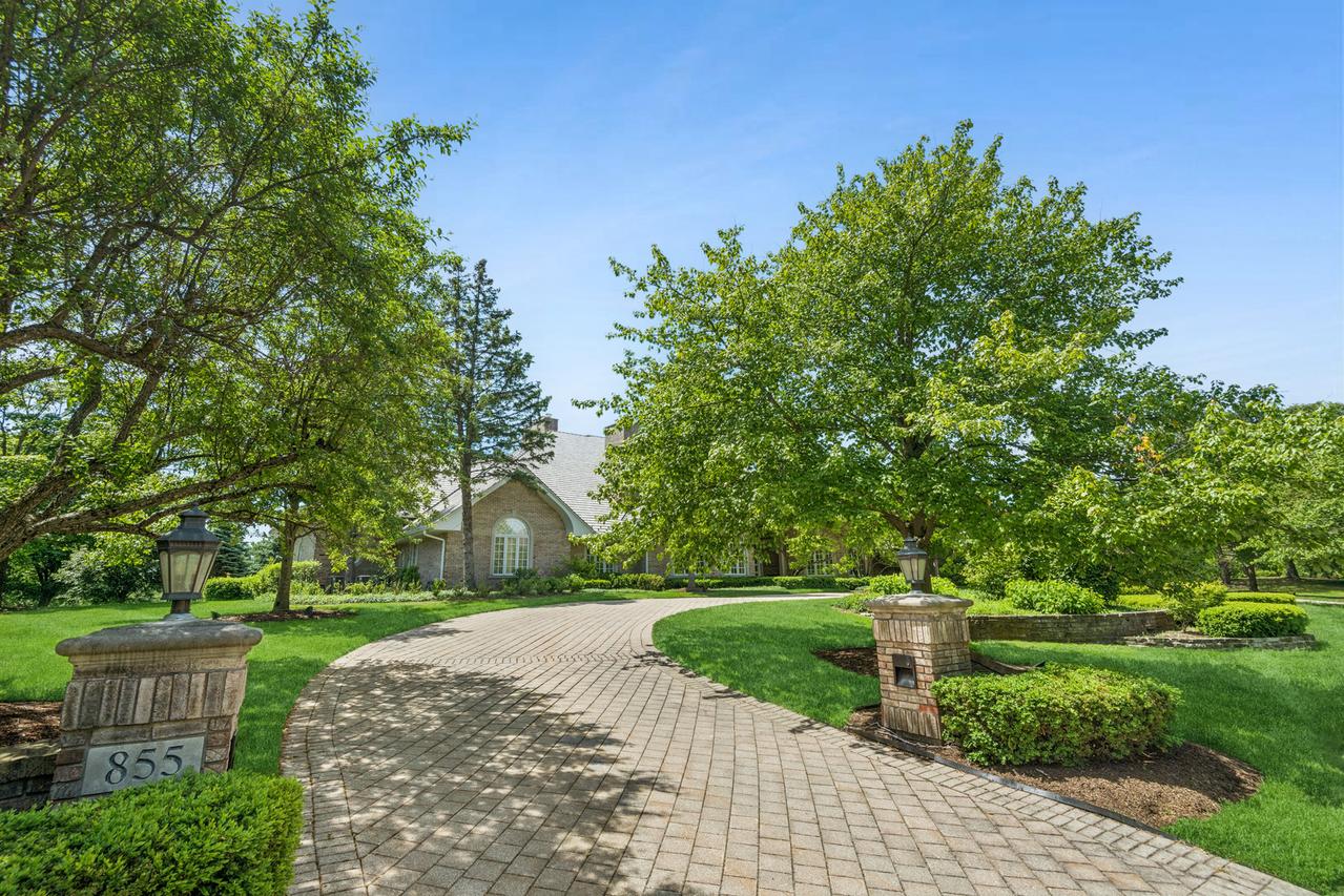 855 Jennifer Ct., Lake Forest, IL 60045