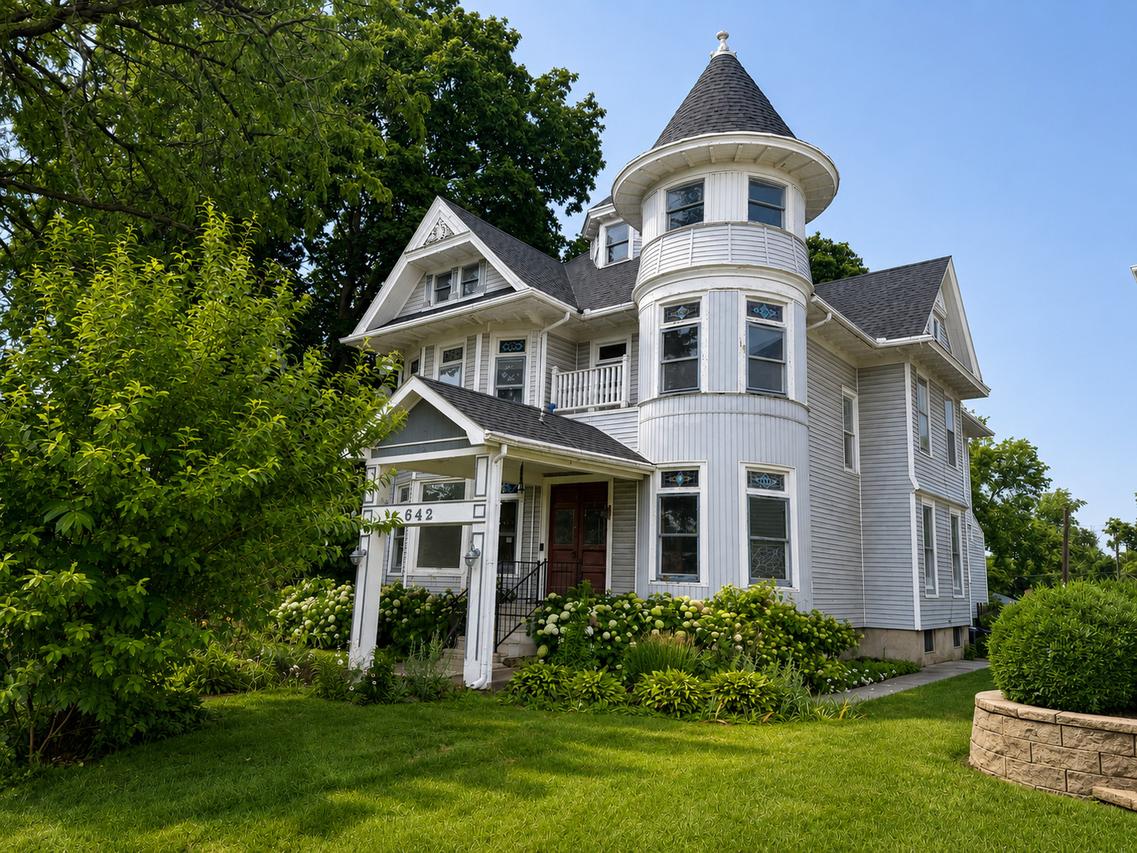642 W Stephenson St., Freeport, IL 61032