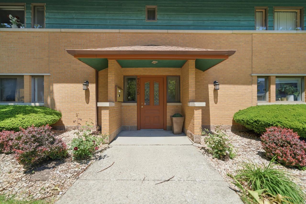 7525 Adams St. #1W, Forest Park, IL 60130