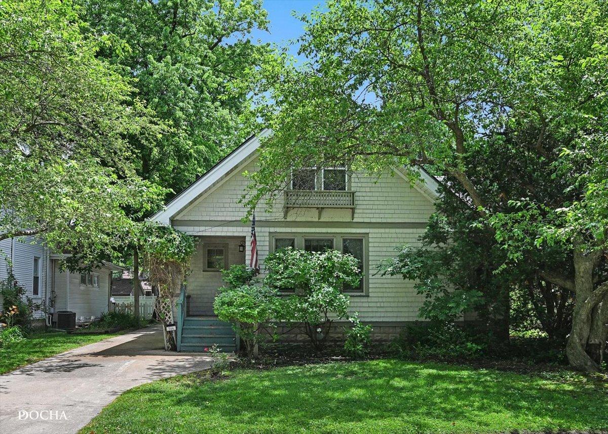144 S Commonwealth Ave., Aurora, IL 60506