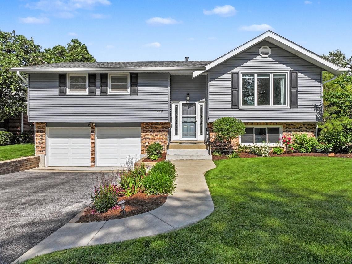 449 S Bennett Ave., Palatine, IL 60067