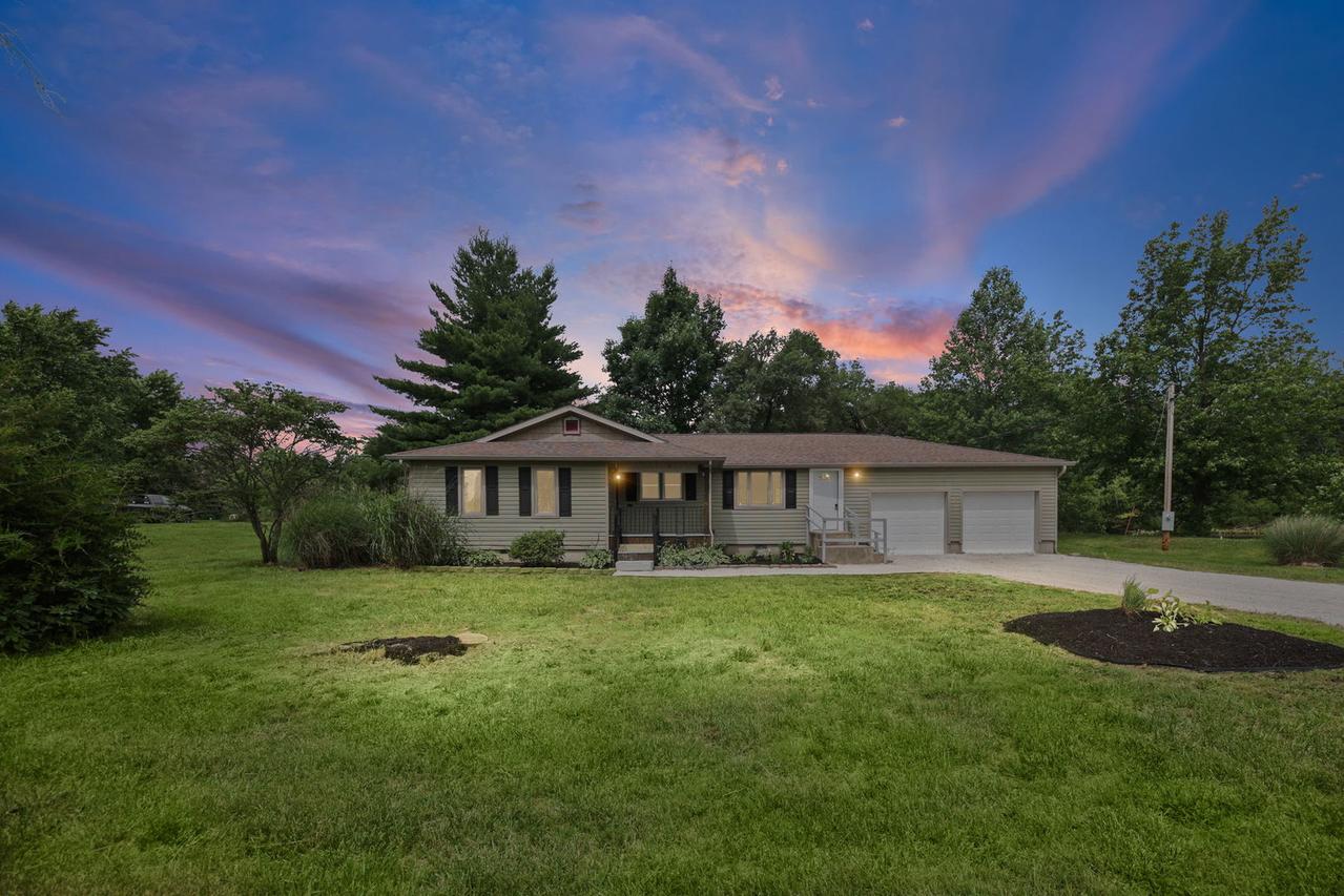 8517 N Cherryville Ln., Mt Vernon, IL 62864