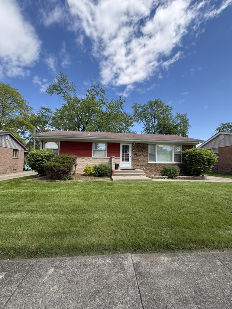 443 Grosvenor Pl., Chicago Heights, IL 60411