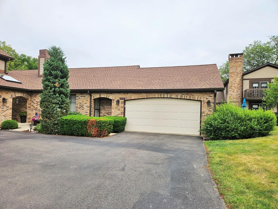 1932 Golf View Dr., Bartlett, IL 60103