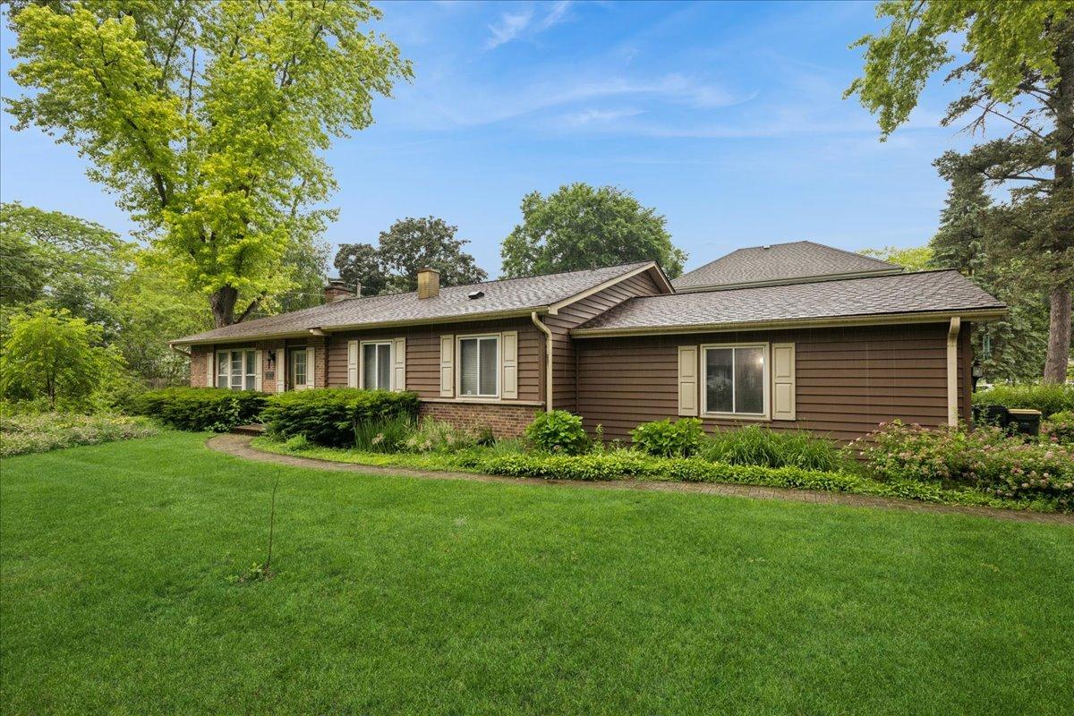 510 W Rockland Rd., Libertyville, IL 60048