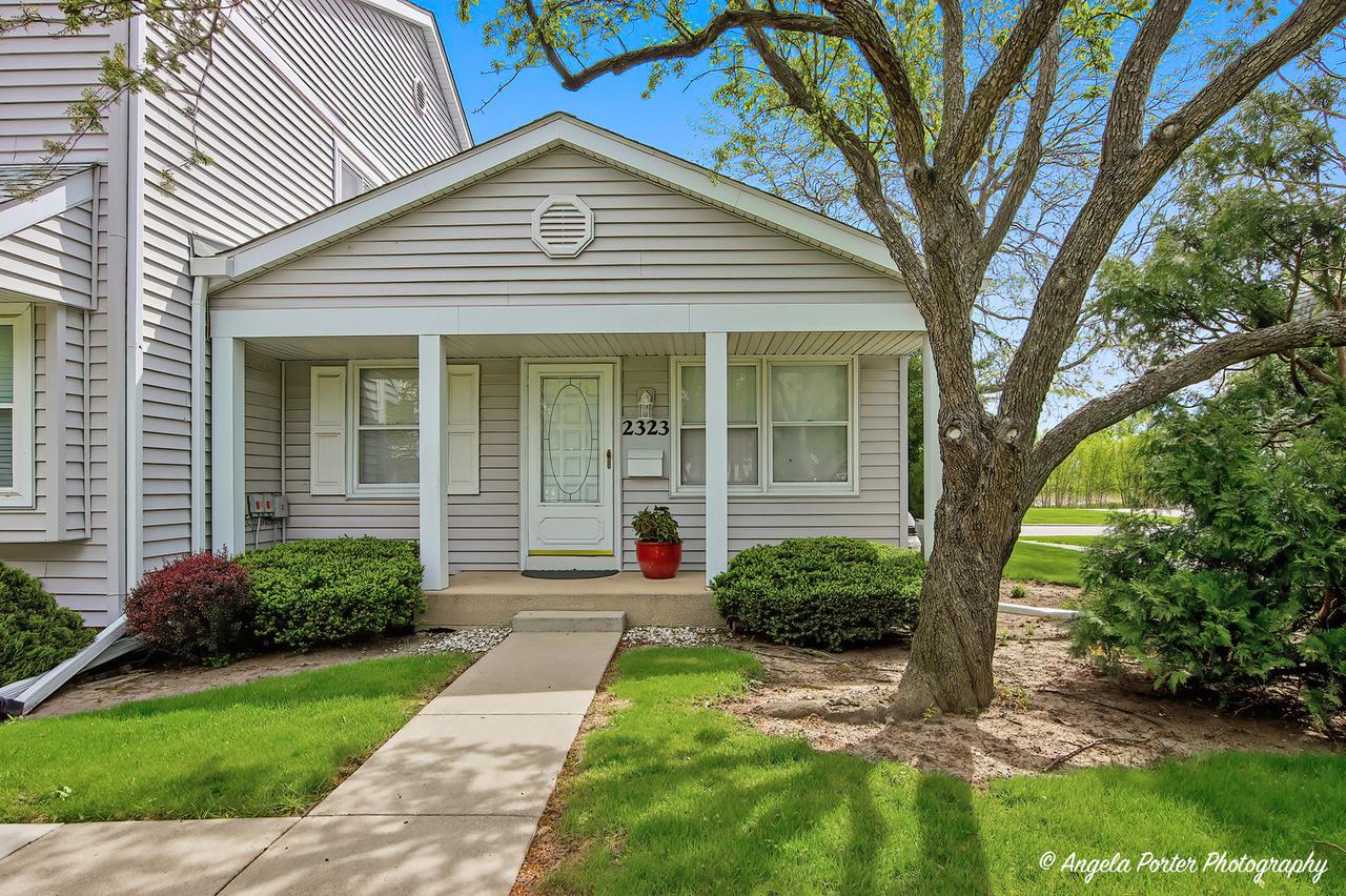 2323 Oxhill Ct., Schaumburg, IL 60194